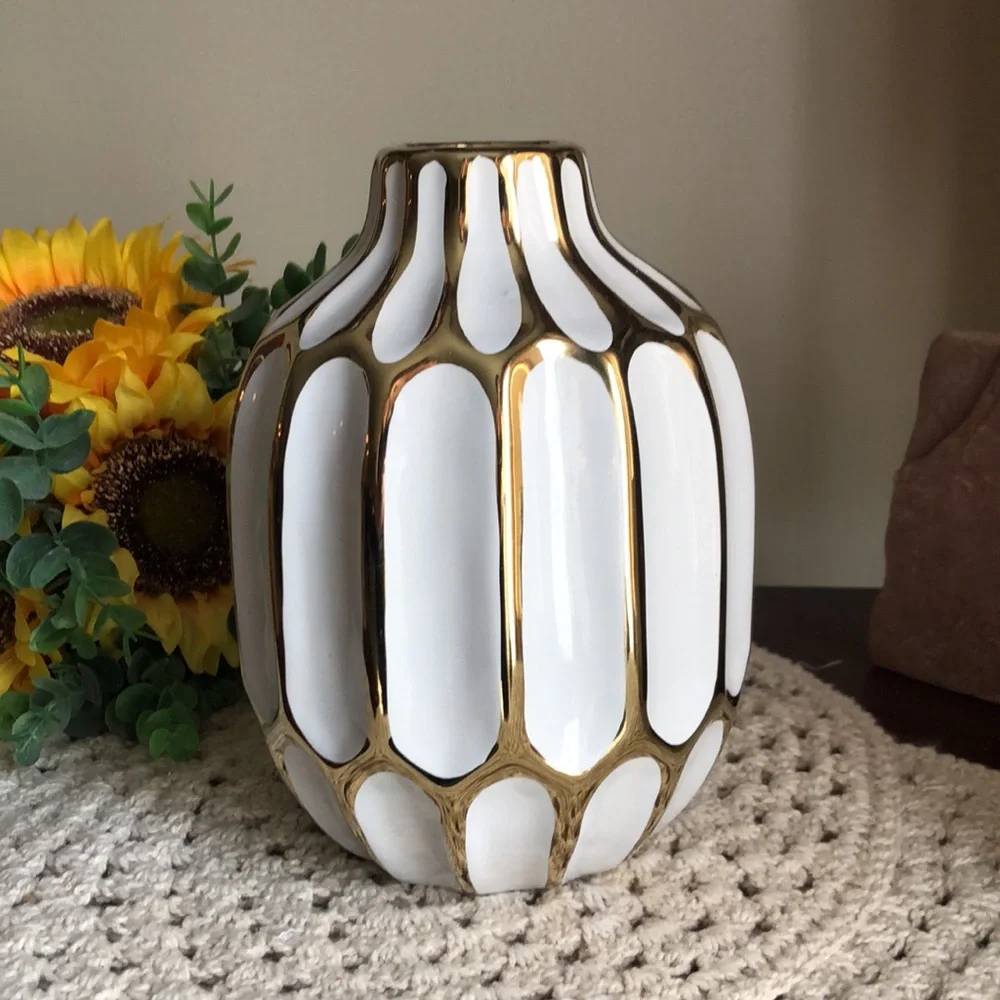 Elegant White and Gold Ceramic Decorative Vase